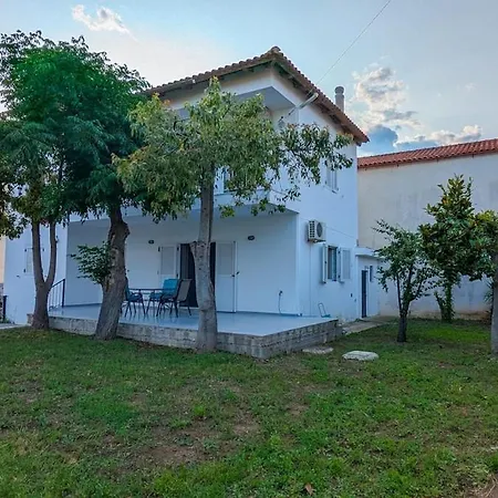 Peaceful And Quiet House Apartamento Akhirones